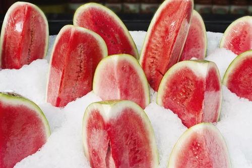 老头吃隔夜瓜,一场舌尖上的回忆之旅